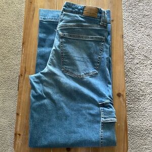 Women’s American Eagle pants.